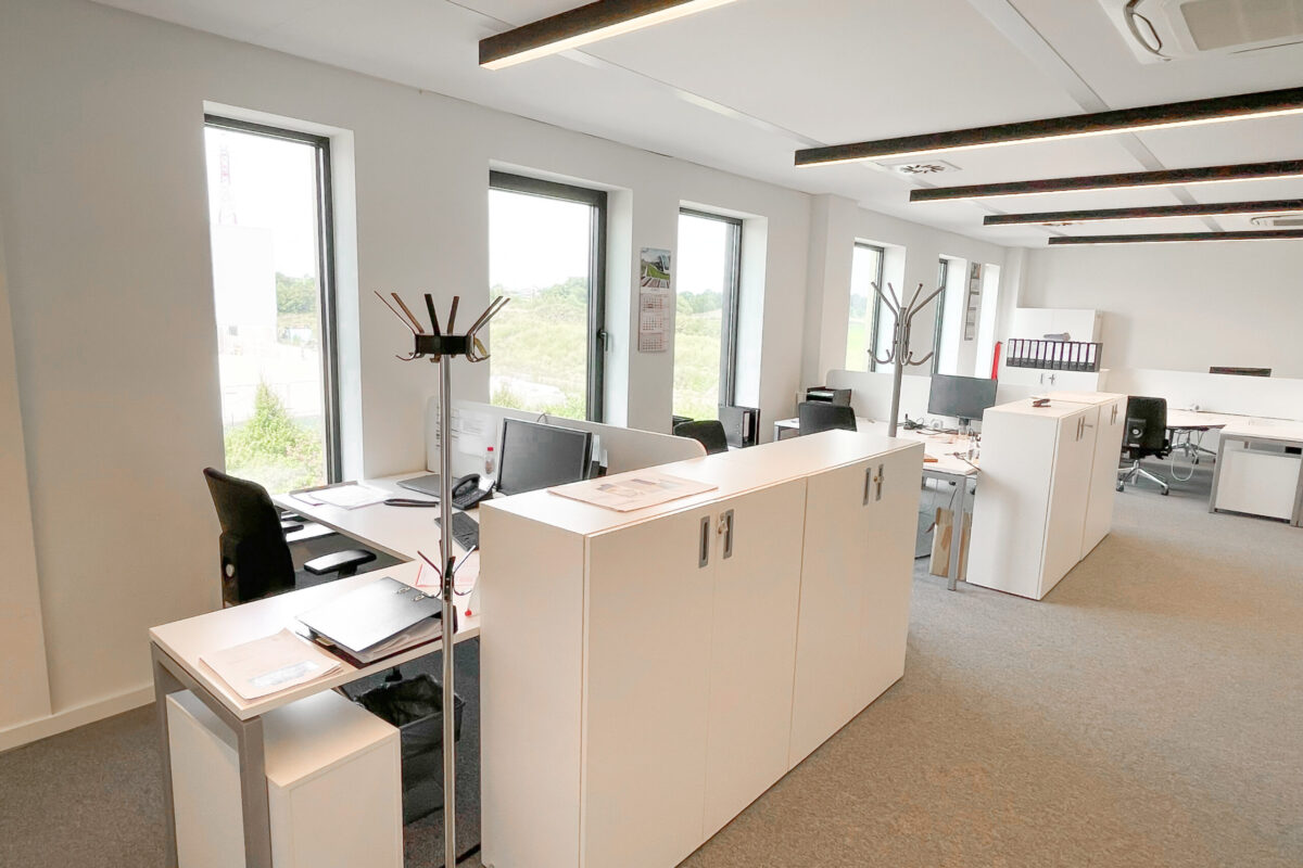 Bureau-11