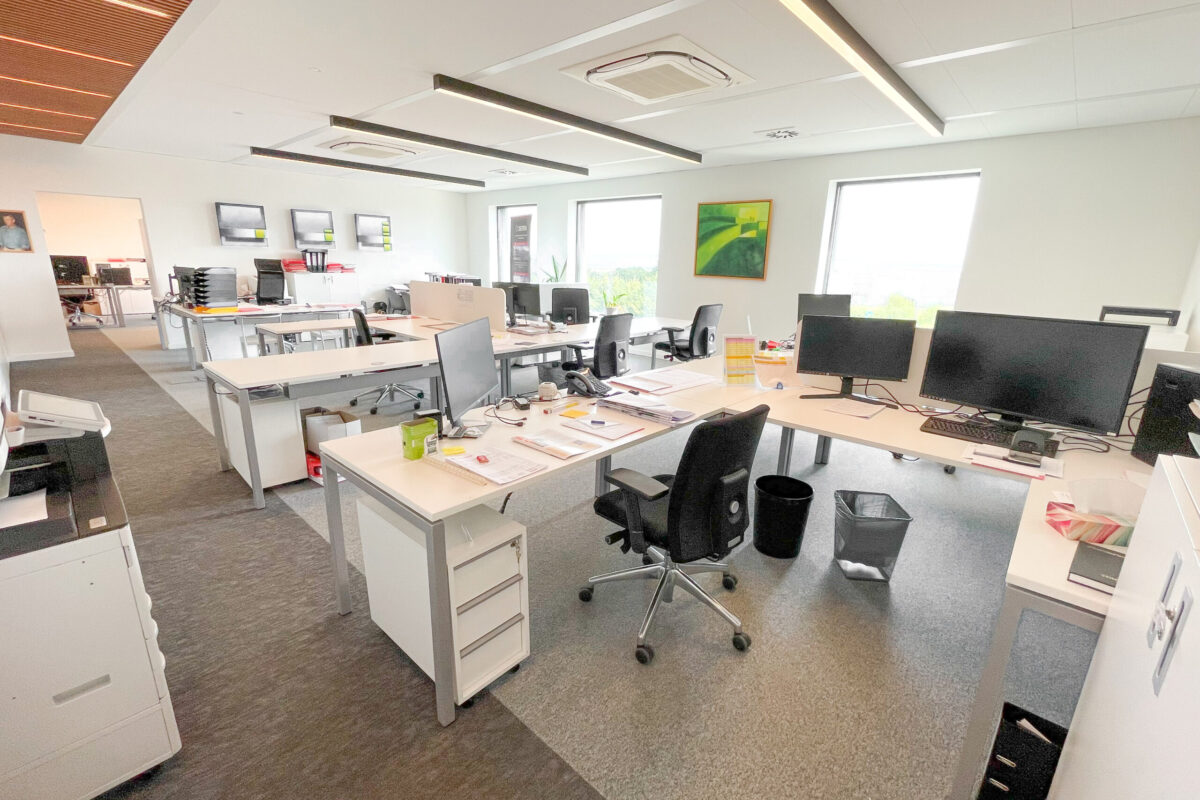 Bureau-12